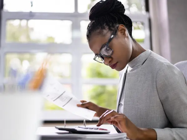 Accounting & Bookkeeping Services For Small Businesses 1 Paro.ai-Bookeeper-reviews-accounting-ledger